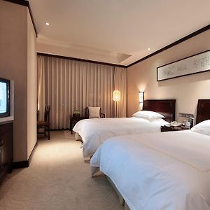 Deluxe Twin Room Lake View