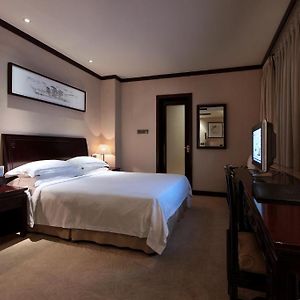 Deluxe Double Room Lake View
